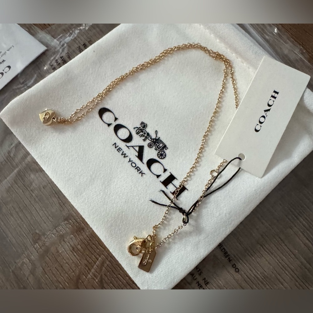 COACH-NWT Gold Tone Dainty Heart Pendant & Chain - Picture 6 of 10